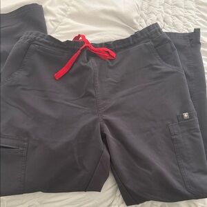 Figs Women’s Yola Skinny Scrub Pants, Medium Petite, Charcoal Gray